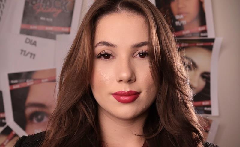 Por que o mesmo cílio fica incrível em uma pessoa e estranho em outra